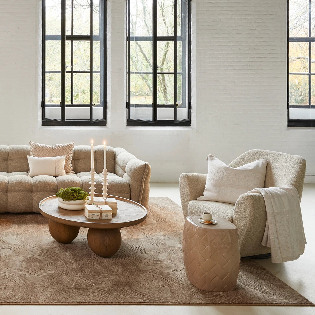 Jill Swivel fotelja - natural