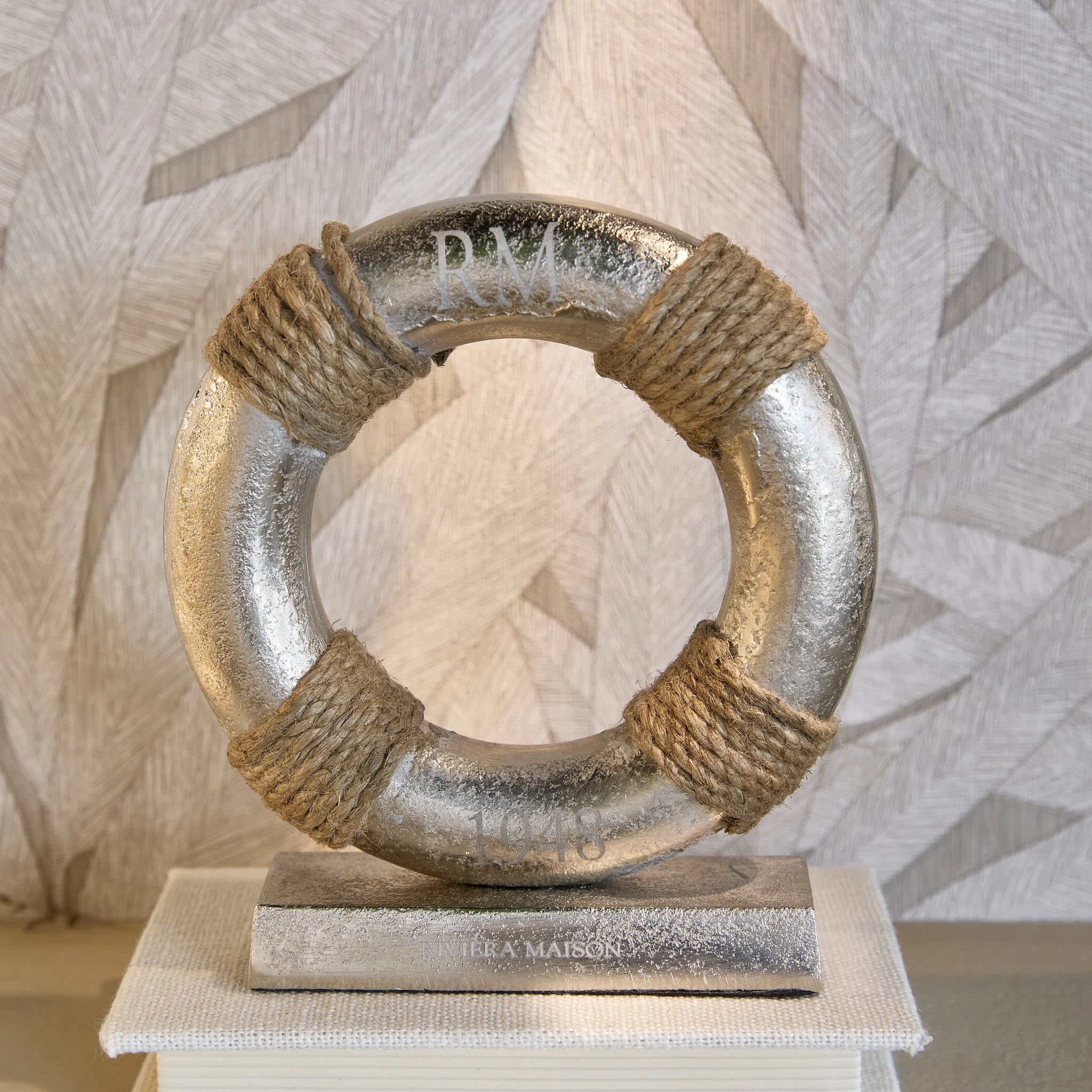 Lifebuoy Skulptura