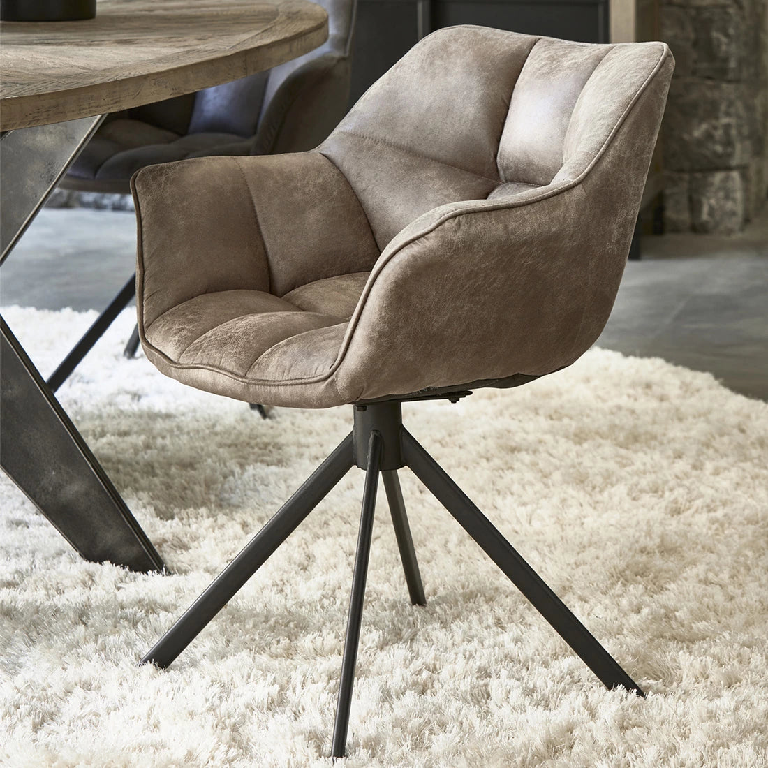 Carnaby okretna blagovaonska stolica Coffee, tkanina Pellini