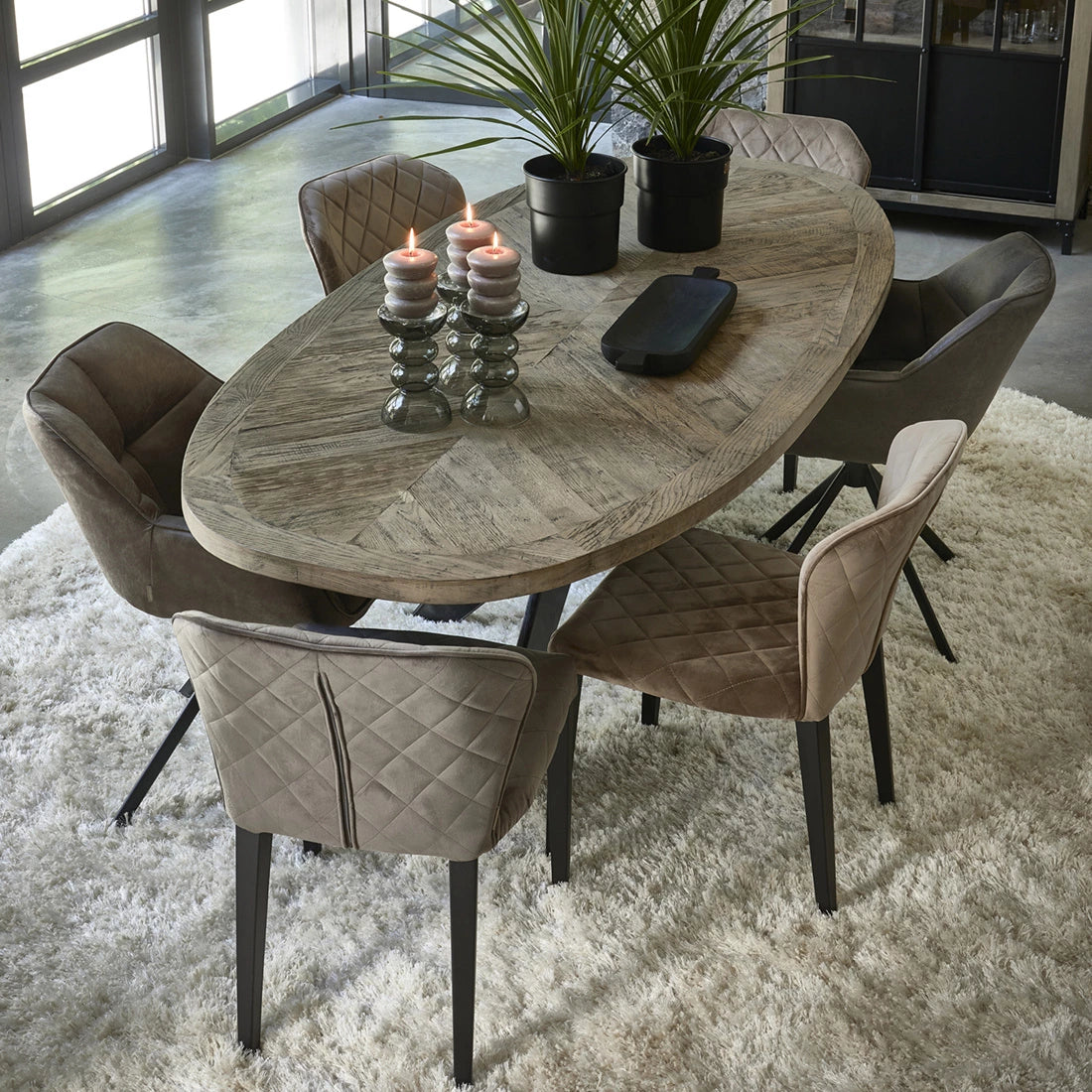 Carnaby okretna blagovaonska stolica Coffee, tkanina Pellini