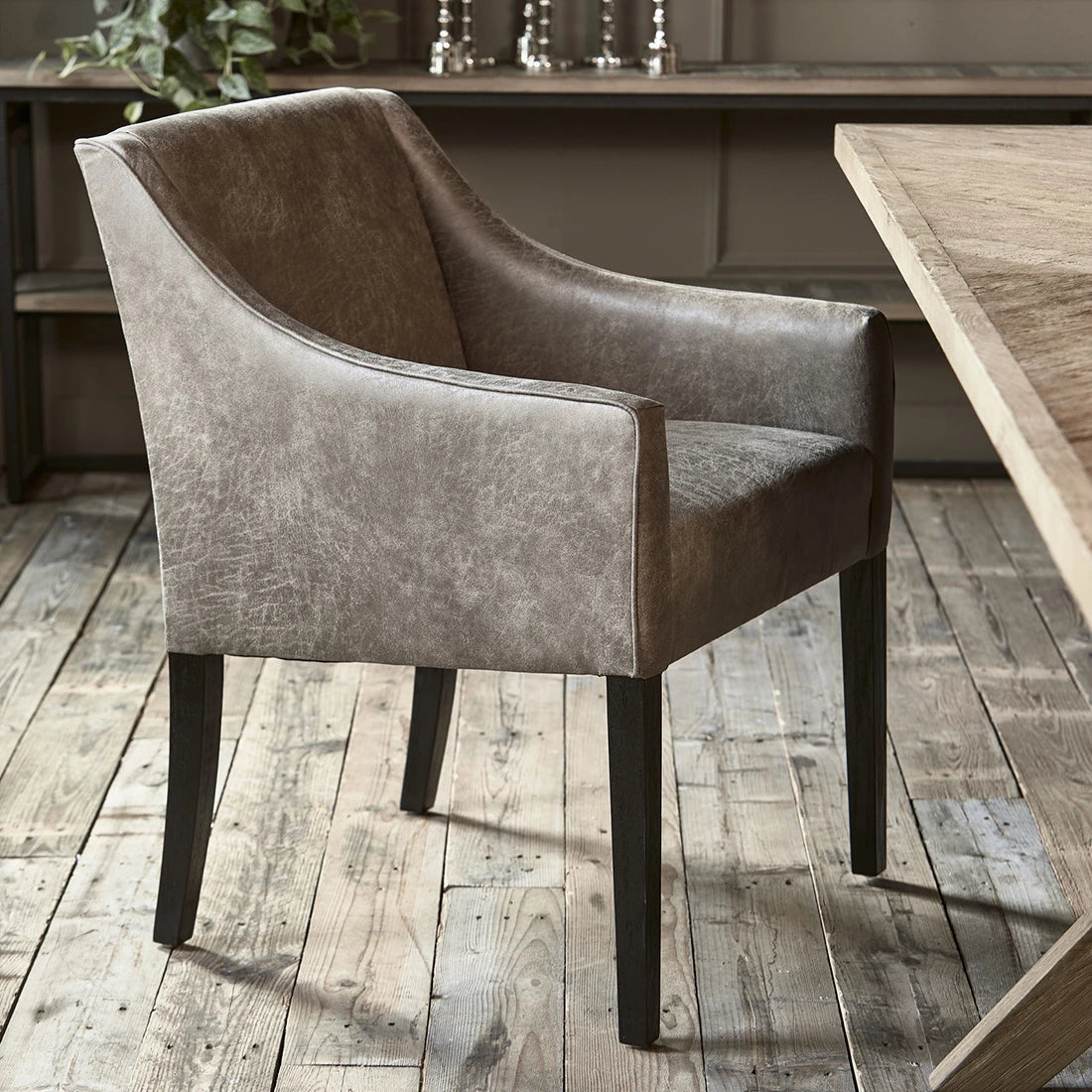 Savile Row blagovaonska stolica Coffee, tkanina Pellini