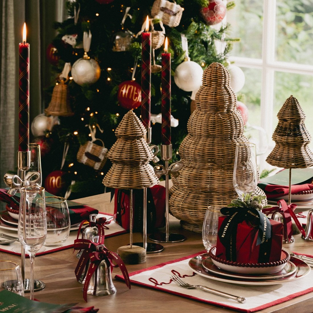Rustic Rattan Wavy Christmas Tree