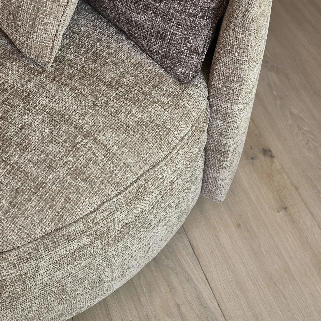 Carmin daybed shiny desert