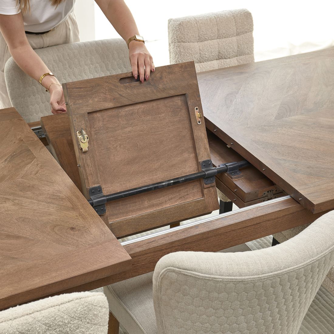 Bodie Hill blagovaonski stol 310/265/220x100