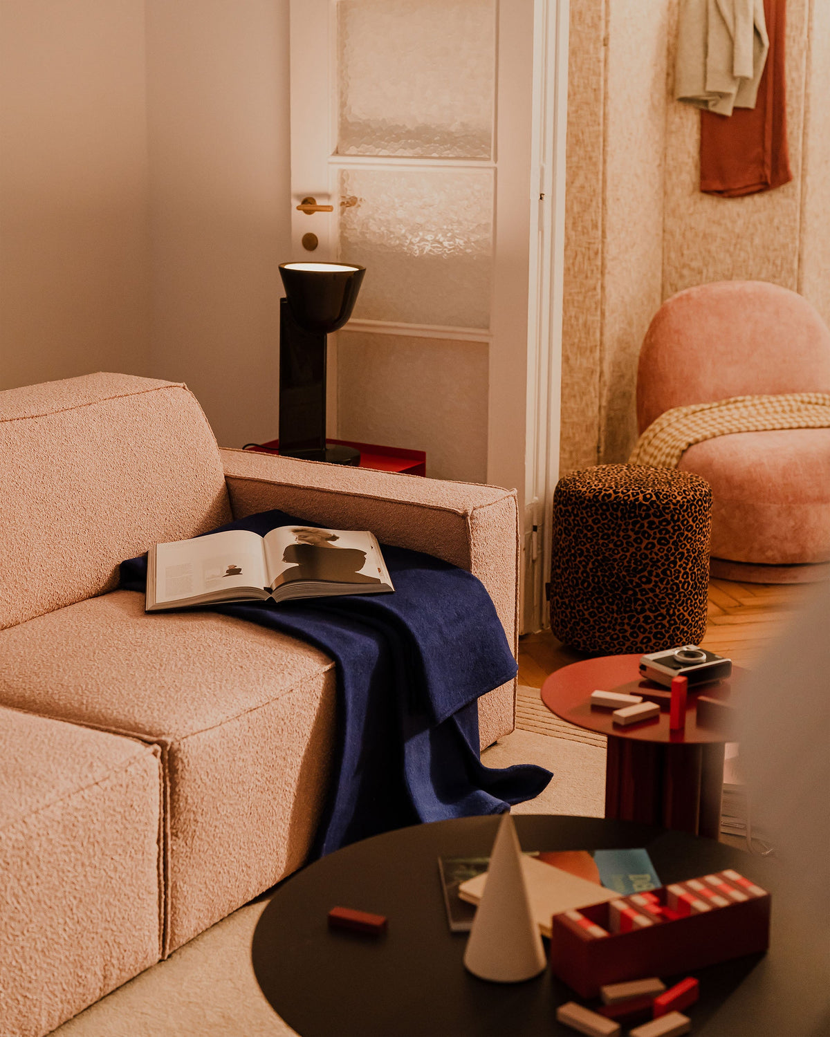 Jodie trosjed na razvlačenje sa spremištem u interijeru, pogled 10, Micadoni