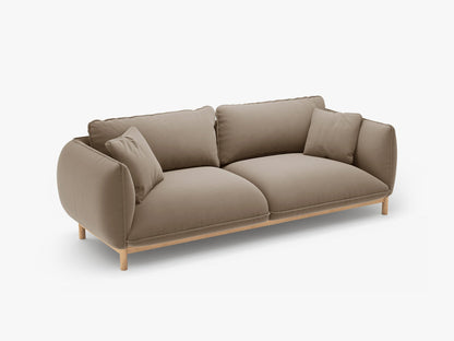Ada trosjedna sofa