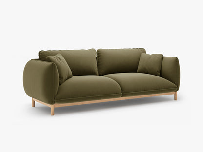 Ada trosjedna sofa