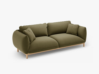 Ada trosjedna sofa