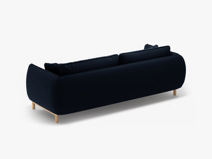 Ada trosjedna sofa