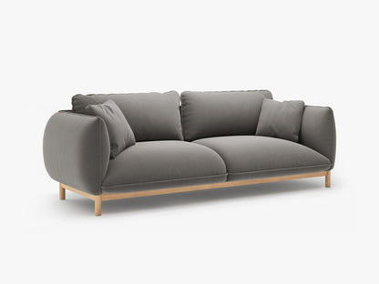 Ada trosjedna sofa