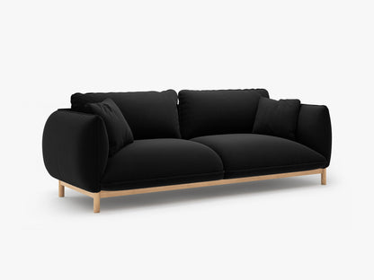 Ada trosjedna sofa