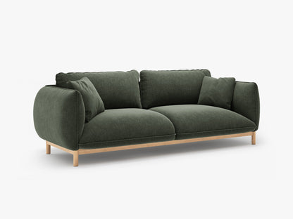Ada trosjedna sofa