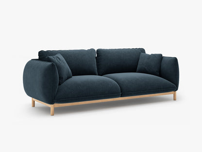 Ada trosjedna sofa