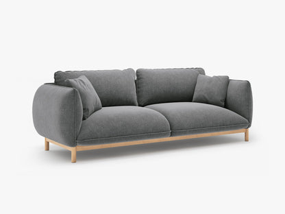 Ada trosjedna sofa