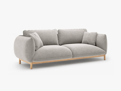 Ada trosjedna sofa