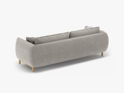 Ada trosjedna sofa