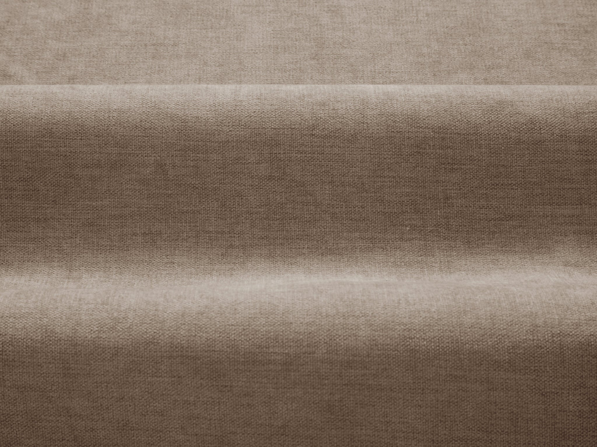 Ada četverosjedna sofa