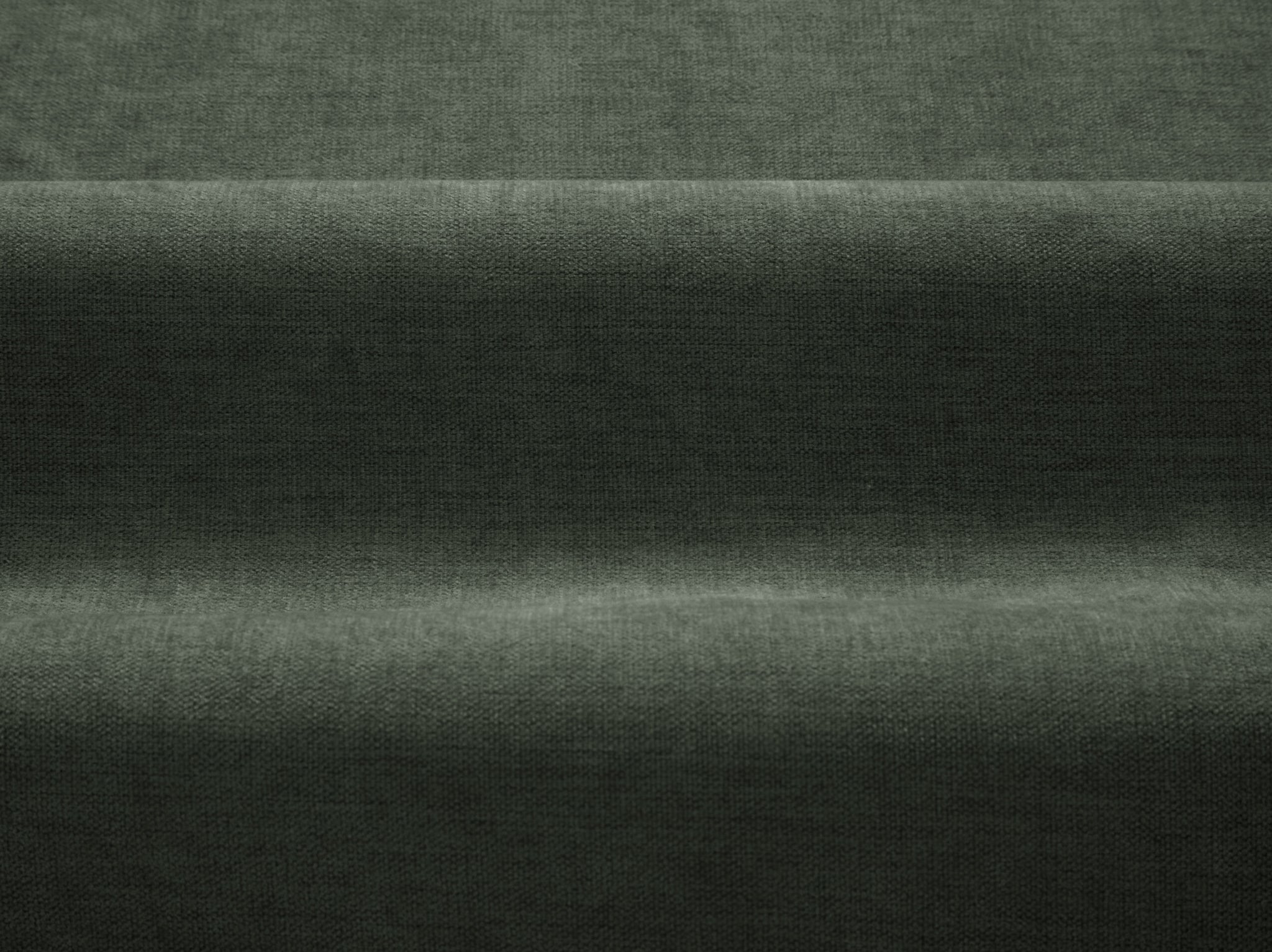 Ada četverosjedna sofa