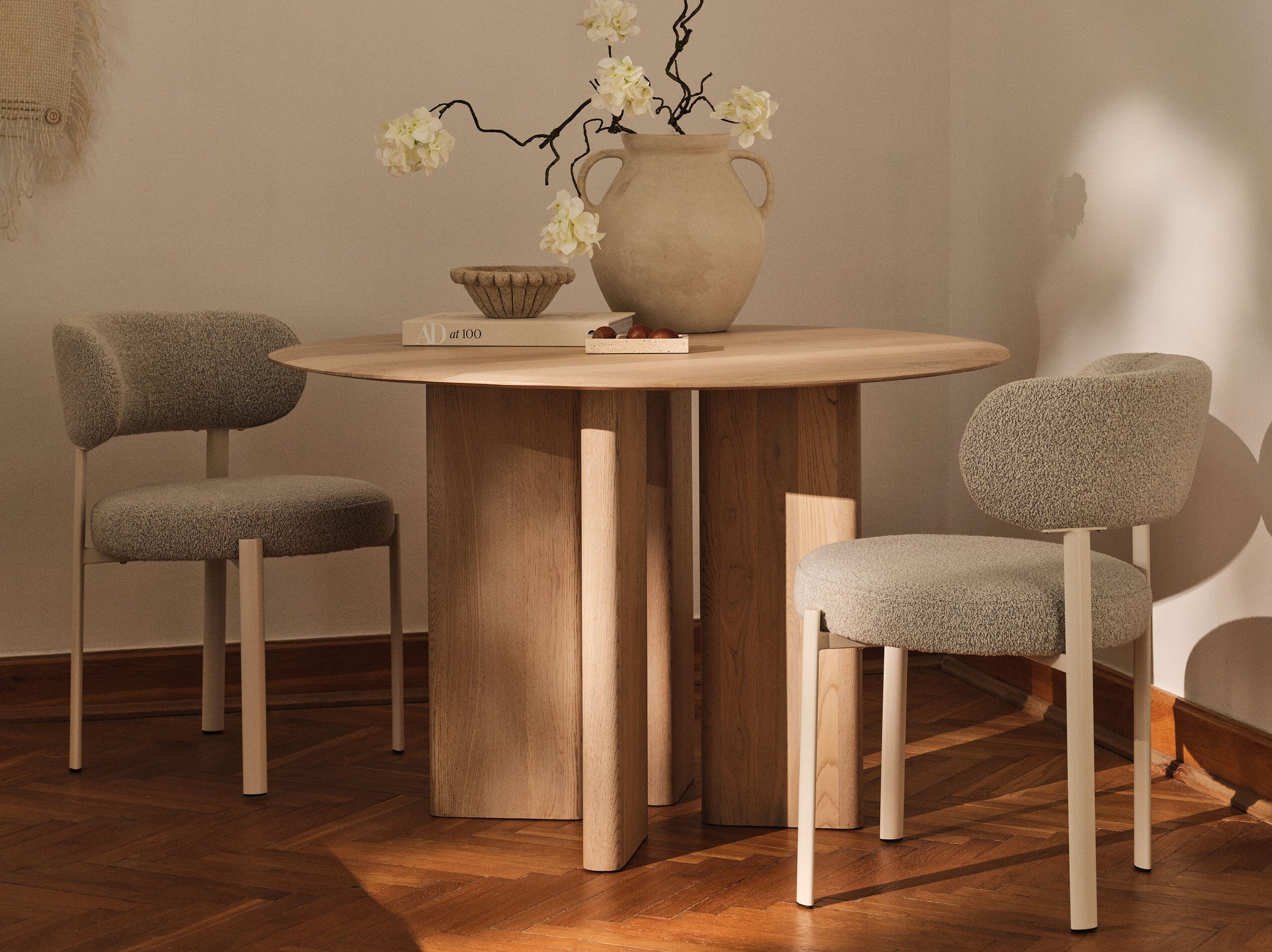 Aggie blagovaonski stol okrugli